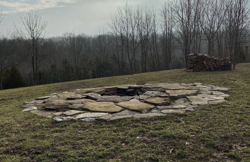 Chaplin Cabin | LARGE BARN WITH LIVING AREA Bourbon trail Keenland close,