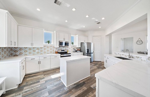 Red Fish Cove House | Large Bayfront home ideal for beautiful fall weekends at the beach!