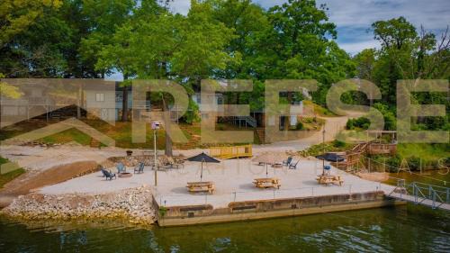 Lake Ozark House | Large Beach Cabin