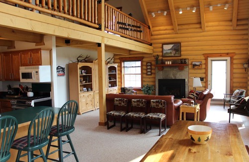 East Glacier Park Village House | Large Beautiful Log Home in East Glacier Park