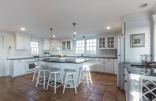 Polpis House | Large beautiful home near Quidnet BeachnASSIST WITH CAR FERRY RESERVATIONS