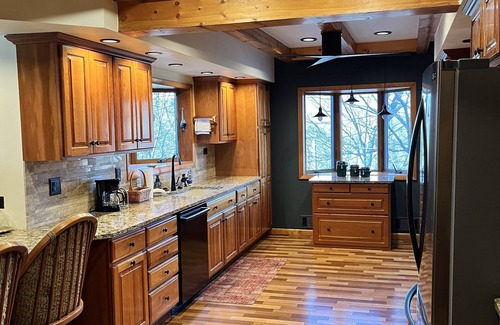 Petersburg House | Large, beautiful home-close to PSU!