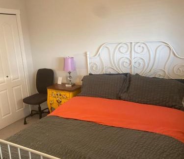 Richmond House | Large bedroom with private bathroom
