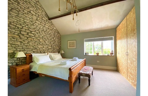 Frome House | 🌿 Large Boutique Family Home - Central Frome