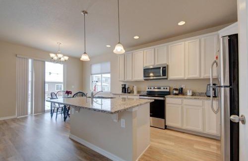 Monument House | Large Brand-New Home Close to Lake & Mountains