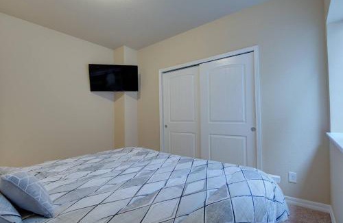 Monument House | Large Brand-New Home Close to Lake & Mountains