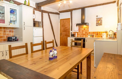 Demu House | Large bucolic cottage.