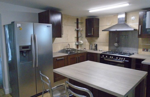Staveley House | large bungalow near harrogate with hot tub and pool