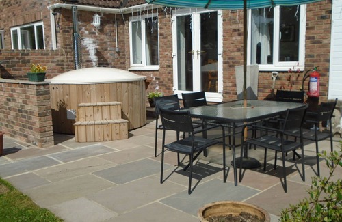 Staveley House | large bungalow near harrogate with hot tub and pool