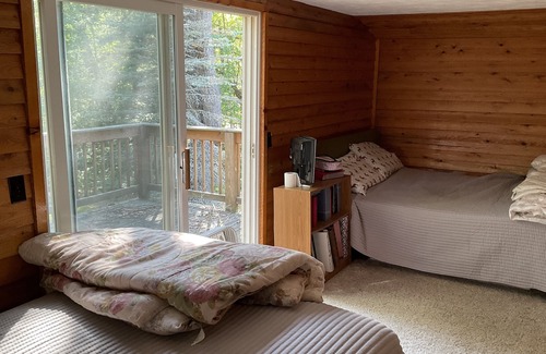 Moorestown Cabin | Large Cabin in The Woods
