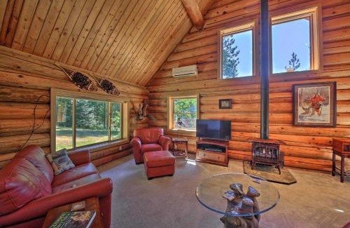 Sagle House | Large Cabin with Fire Pit and Grill on 34 Acres!