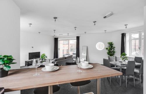Hope Street Apartment | Large Central Apartment - free nearby parking