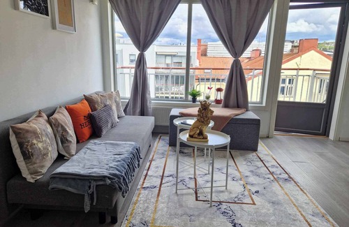 Gronland Apartment | Large Central Apartment in Gated Community - 3 Bedrooms - Up to 7 Guests