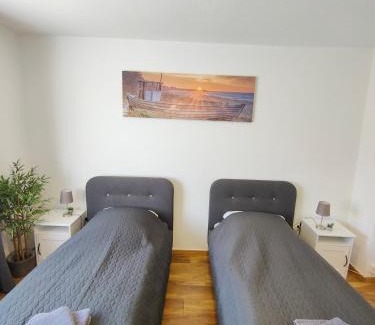 Humboldt - Gremberg Apartment | Large Central Apartment - MODERN & Fully Equipped - near fair