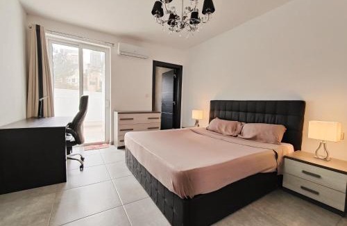 Pieta House | Large Central Apartment Near Valletta & Seafront