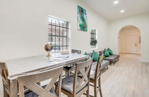 Sports Complex House | Large, Central, Lovely & Cozy 4bed/2bath - House by Everbank Stadium JACKSONVILLE