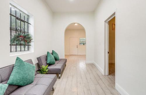 Sports Complex House | Large, Central, Lovely & Cozy 4bed/2bath - House by Everbank Stadium JACKSONVILLE