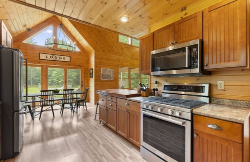 Greenwood Ski Chalet | Large chalet, hot tub, fire pit, grill, ping pong. Ski, bike, hike out the door!