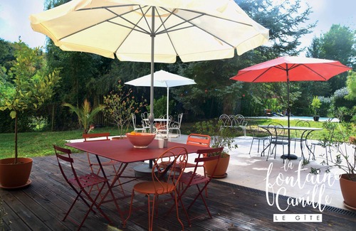 Neuville-sur-Saone House | Large character house for 14 people with swimming pool, terraces and garden.
