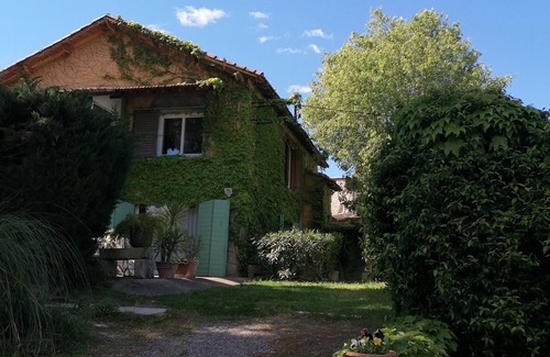 Aiguerelles House | Large charming studio of 45m2 with swimming pool in a wooded park of 5000m2