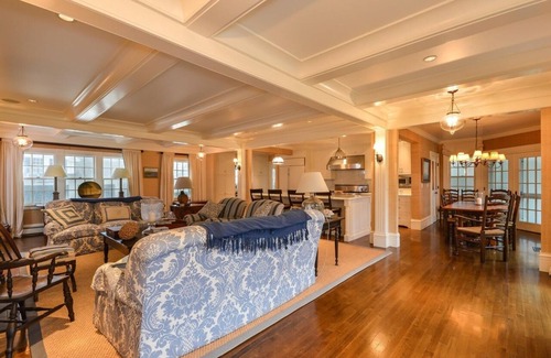 Barnstable County House | Large Chatham Home Overlooking the Atlantic