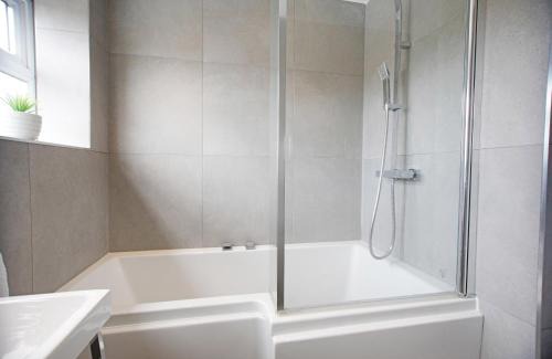 Cambridge House | Large City house in most desirable location - walk to river