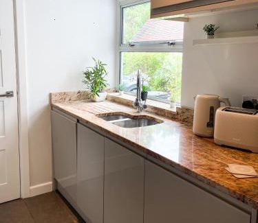 Cambridge House | Large City house in most desirable location - walk to river