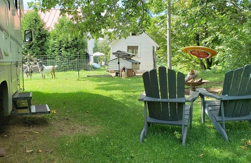 Waterbury Center House | Large, clean Winnabego with views of our goats