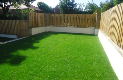 Gildersome House | Large Coach House in Village Location with Private Garden, Family Friendly