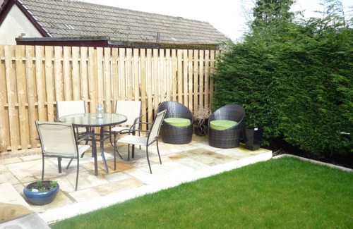 Gildersome House | Large Coach House in Village Location with Private Garden, Family Friendly