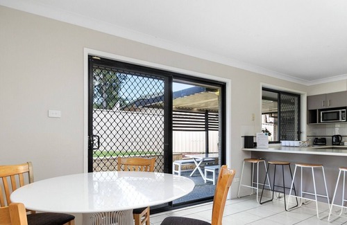 Shortland House | Large Comfortable Birmingham Gardens Family Home