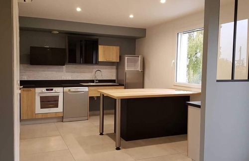 Flacey-en-Bresse Cottage | Large comfortable holiday home with swimming pool (12 people)