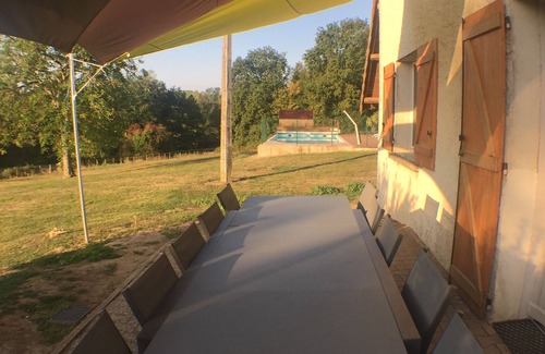 Flacey-en-Bresse Cottage | Large comfortable holiday home with swimming pool (12 people)