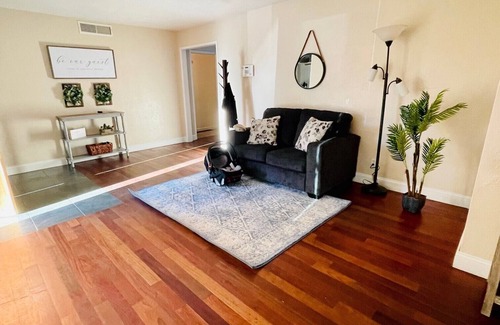 Fresno House | Large Corner house; Huge 2B2B.