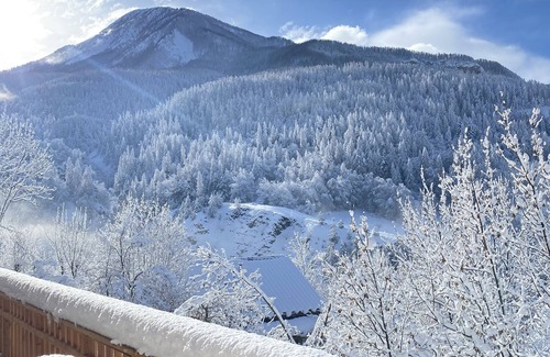 Colmars Ski Chalet | Large & Cosy Chalet in Alpes de Haute Provence, with chimney, piano & garden!
