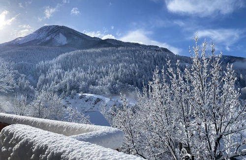 Colmars Ski Chalet | Large & Cosy Chalet in Alpes de Haute Provence, with chimney, piano & garden!