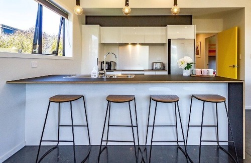 Ohakune House | Large & cosy mid century modern Mountain luxury