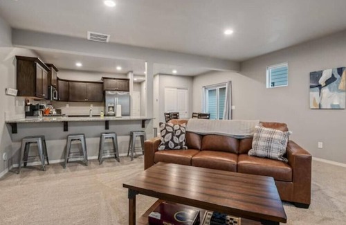 Ponderay Cottage | Large Cottage Near Downtown, Beach & Skiing #116