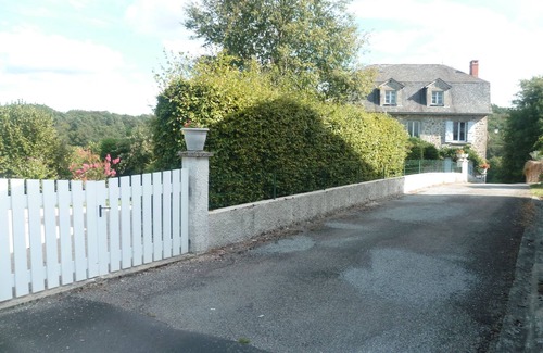 Senaillac-Latronquiere House | Large country house in Sénaillac-Latronquière-Lot, near Lac du Tolerme.