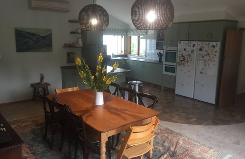 Pouawa House | Large country homestead with tennis court and pool. Only 5 mins from the beach.