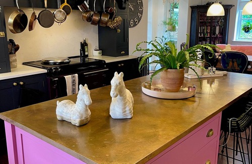 Atworth House | Large Country House; Dog-Friendly, Sleeps 12!