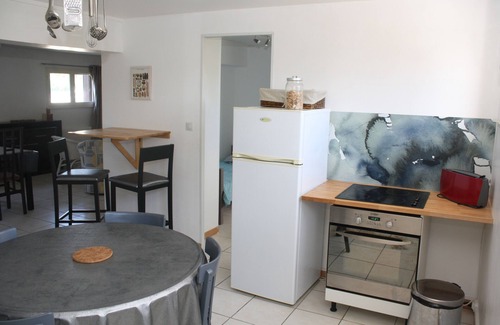 Le Petit-Quevilly Apartment | Large cozy and quiet apartment with courtyard. (100m2)