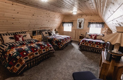 Island Park Cabin | Large Cozy Cabin Near Yellowstone Sleeps 14 Beautiful Views Island Park
