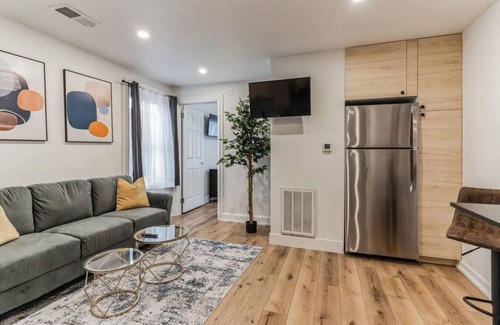 Center City West Apartment | Large & Cozy Center City 1/1