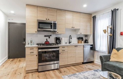 Center City West Apartment | Large & Cozy Center City 1/1