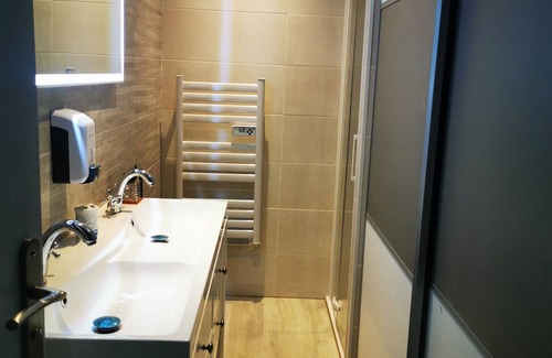 Libourne Apartment | LARGE COZY STUDIO LIBOURNE CENTER