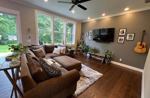Snohomish House | Large Custom Home with a Hot Tub & Spa on 80 acres
