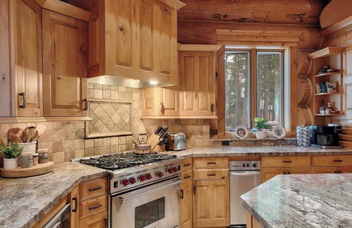 Marion House | Large Custom Log Estate Sleeping 14 on 50 Acres