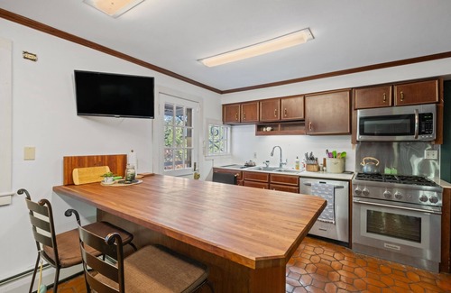 Hanover House | Large Dartmouth Home w/Outdoor Pool-Perfect for alumni, future students, and summer vacation!