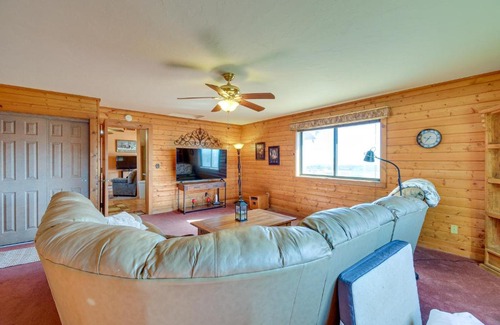 Diamond Valley House | Large Deck and Mountain Views Prescott Getaway!